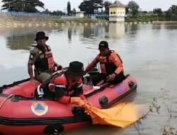 Mayat Anak Berusia 7 Tahun Terseret Banjir di Kali Gedongan Desa Sekar Diketemukan di Waduk Kedung Brubus Madiun.