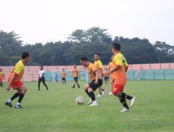 Polres Bojonegoro Gelar Fun Game Sepak Bola, Mempererat Silaturahmi dengan Awak Media