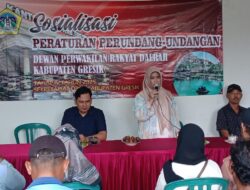 Sekcam Kedamean kholifah  S.Pd M.Pd Hadiri Sosper Tahap IV DPRD Gresik Dari Fraksi PDI Perjuangan