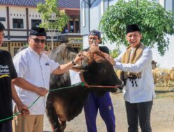Polres Bojonegoro Salurkan Hewan dan Daging Kurban untuk Warga dan Mitra Kepolisian