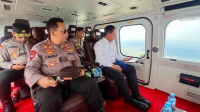 Kapolri Tinjau Penanganan Karhutla di Riau, Pantau Titik Api Lewat Udara