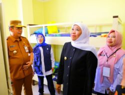 Khofifah Tinjau Langsung Pelaksanaan Hari Pertama Sekolah Rakyat