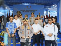 Kapolri Lepas 1.575 Buruh Terdampak PHK untuk Bekerja Kembali