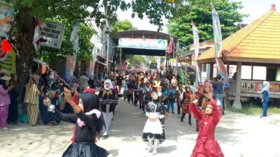 Fantastis! Ribuan Peserta Meriahkan Pawai Budaya HUT RI ke-80 di Desa Dalegan