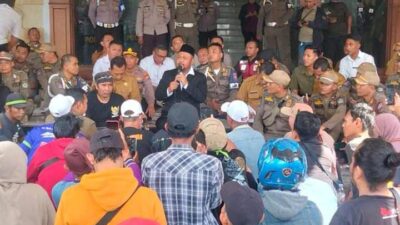 Ratusan Warga Datangi Pemkab Gresik, Pertanyakan Janji Lapangan Kerja JIIPE