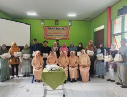 Dharma Wanita Persatuan SMPN 2 Sumberrejo Berbagi Kebahagiaan di HUT ke-26