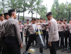 Detasemen Perintis Baharkam Polri Gelar Latihan Pengamanan Unjuk Rasa di Depok