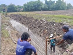 Proyek TPT di Balen Bojonegoro Diduga Tak Transparan dan Abaikan Keselamatan Kerja