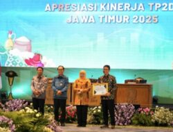 Bojonegoro Raih Dua Penghargaan Bergengsi pada HLM TPID–TP2DD–TP2ED Jawa Timur 2025