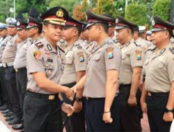 Penuh Haru, Kapolres Gresik AKBP Rovan Sampaikan Pamitan Terakhir di Apel Pagi