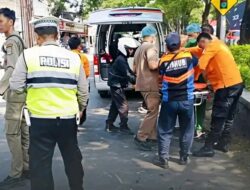 Pelajar Asal Gresik Tewas Tertabrak Truk Boks Saat Putar Balik di Jalan Raya Sememi