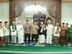 Safari Ramadan, Kapolres Gresik Sholat Jumat dan Dialog Bersama Jemaah Wringinanom