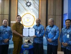 Wabup Gresik Asluchul Alif Nahkodai IKA UHT Surabaya, Perkuat Peran Alumni