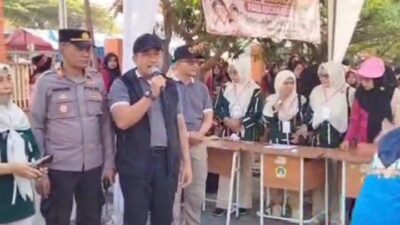Pawai Karnaval HUT RI di Benjeng Pererat Kebersamaan Sekolah, Orang Tua, dan Masyarakat