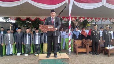 Forkompimcam Menganti Gelar Upacara HUT ke-81 RI, Kobarkan Semangat Persatuan
