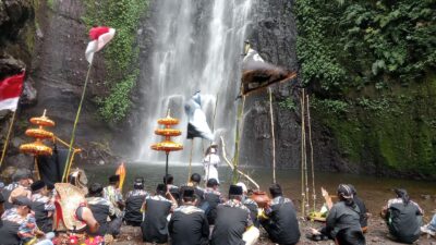 Semarak HUT ke-81 RI, GMBI Gresik Bersama Awak Media Hadiri Ruwatan Agung Nuswantoro
