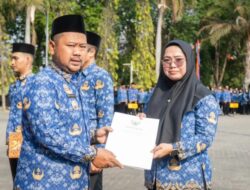 HUT ke-81 Jatim Jadi Momen Bersejarah, Bupati Gresik Serahkan SK PPPK Paruh Waktu