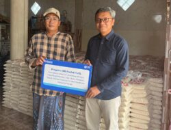 BRI Peduli Pendidikan Pesantren, Ribuan Paket Beras Disalurkan untuk Santri Gresik