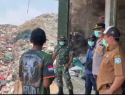 Polsek Solokuro dan Tim Terus Berjuang! Kebakaran TPA Dadapan Sisakan Bara Api Tersembunyi
